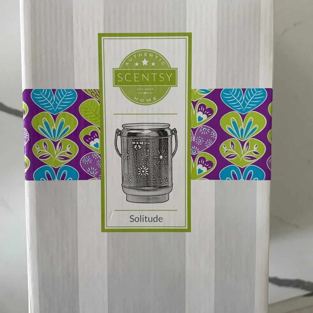 Scentsy Solitude Snowflake Warmer
